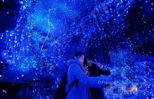 日本2万LED灯温暖钟乳洞如幻境